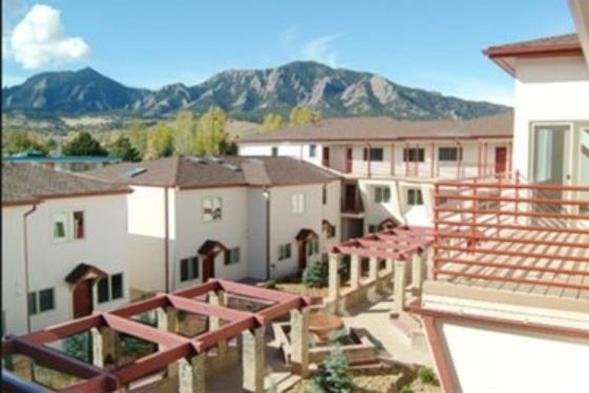  - 2800 E Aurora #301