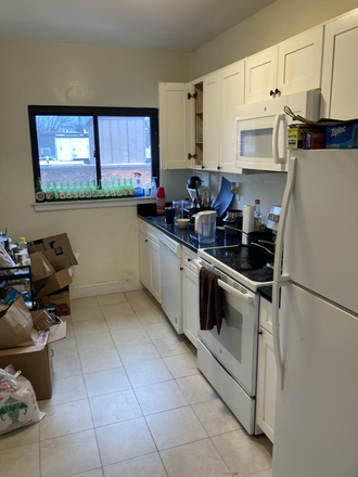 . - Renovated 4-bed 2-bath. No broker fee. Contact Will McGowan 617.512.5822 Apartments