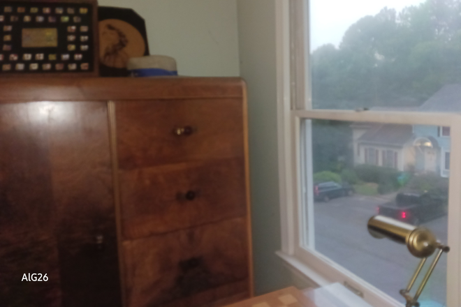 Armoire and desk - CHEAP $700 FURNISHED STUDENT ROOM/BATH FREE AMMENITIES Townhome