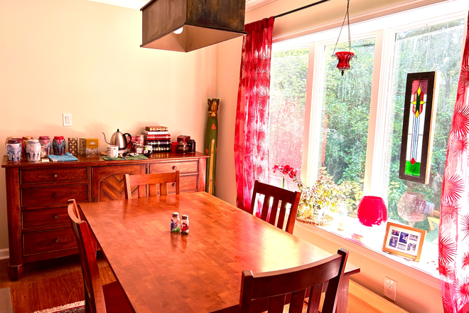 Dining Room - Private Suite in Newly Renovated 3bd 2ba Cape Cod - The Blue House