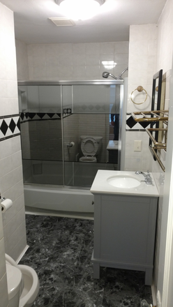 2nd floor bathroom - 4 Bedroom/2 bathroom house for rent, across from park, near bus line