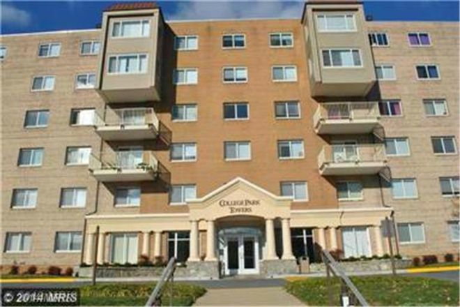  - 3 bedroom 1 bathroom unit, large enough for 4 people Condo