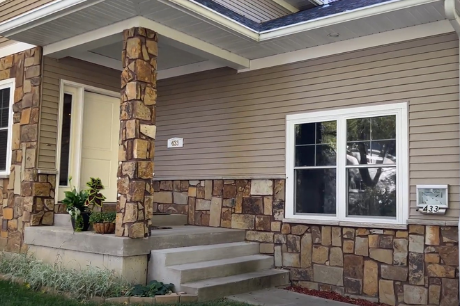 Front of Home - See Virtual Tour for more! - Spacious Luxurious Condo Near UIHC and Law School - Furnished With All Utilities Paid