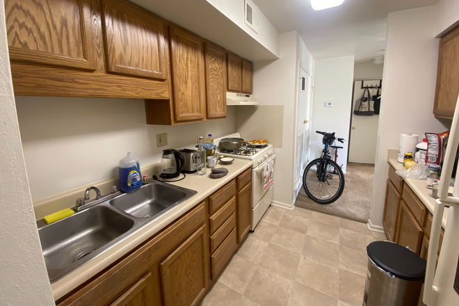 Kitchen - Shawnee Apartment