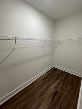 Walk-in Closet - Apartment in Cambridge Creek Townhomes