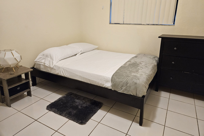 Room No. 1 - 2 Furnished Rooms, Shared Bathrooms, 100 yards from UM *Call 305-815-2356 or 786-626-0798 House