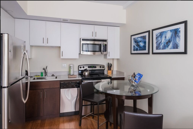 . - **NO BROKERS FEE!!** GORGEOUS 2 Bed/1 Bath in the heart of downtown Boston! Apartments