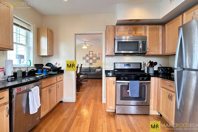 Call NOW for showings! 617-236-8600 - BROOKS ST - *NO FEE* OAK SQ TOP FLR DUPLEX 5BR AVAIL *9/1/2025* W/ IN UNIT LNDRY, PORCHES, EIK, DW!