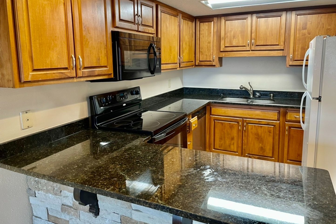 Photo - Deerfield Condominiums 429-15