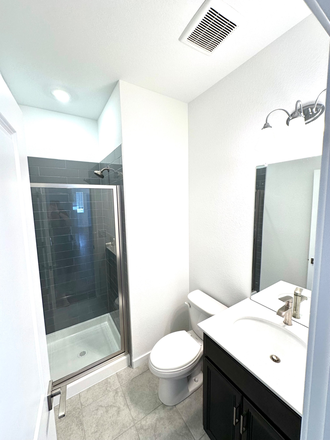 Bathroom - Townhouse Room for Rent near CU Anschutz