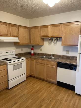 XD - 409 S Dodge St-  Free Internet! Apartments