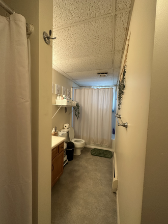 Bathroom - 4-Bedroom Unit #14 -  0.2 miles to UVM Campus Apartments