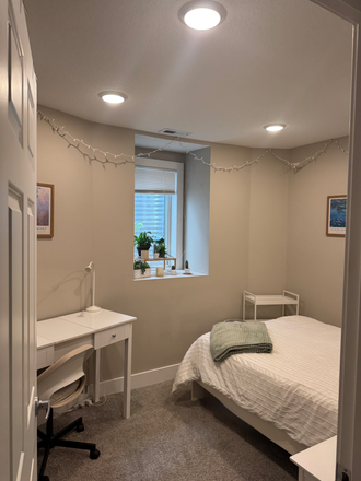Bedroom - St. Thomas House (room available for rent)