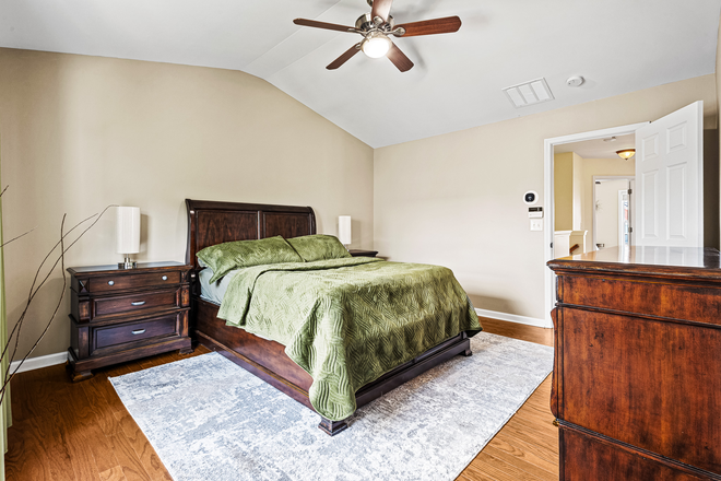 Master Bedroom - Oakdale Bluffs Townhome