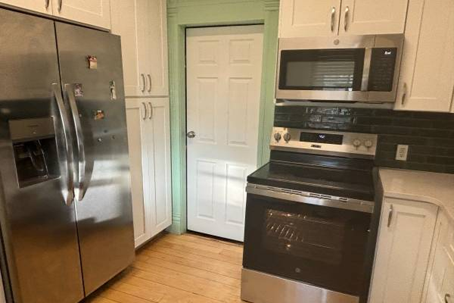 brand new stainless steel oven and microwave - $1200 - Red Brick - 2 BD 1 BTH Top Floor Apart for RENT House