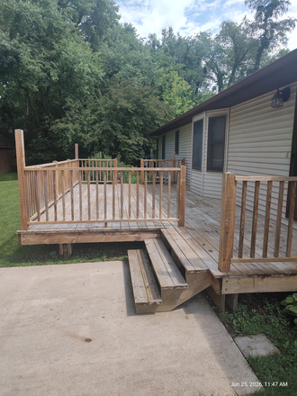Entertain on the deck - Less than 10 minutes to Purdue University House