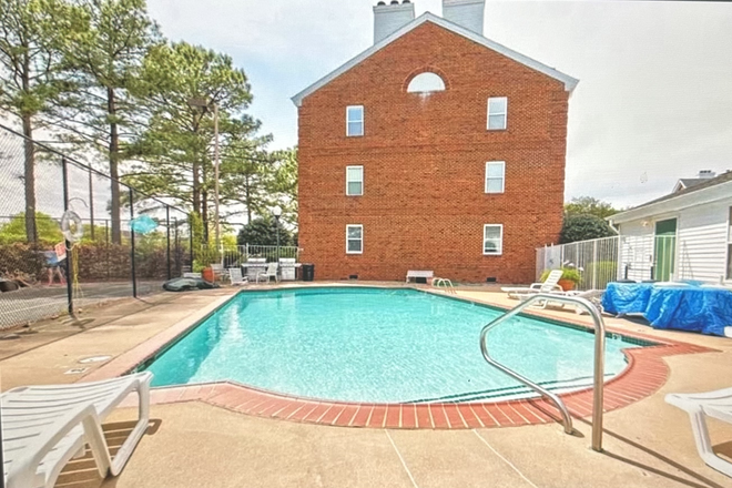 Pool / clubhouse - 2BR 2BA 2PARKINGS LUXURY CONDO IN GHENT (23507) 0.7 MILES FROM EVMS IN GATED COMMUNITY