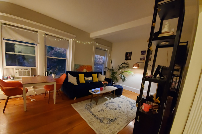 hubrealtyproperties.com - Excellent 2 bedroom split, good for 3, heat included, parking available