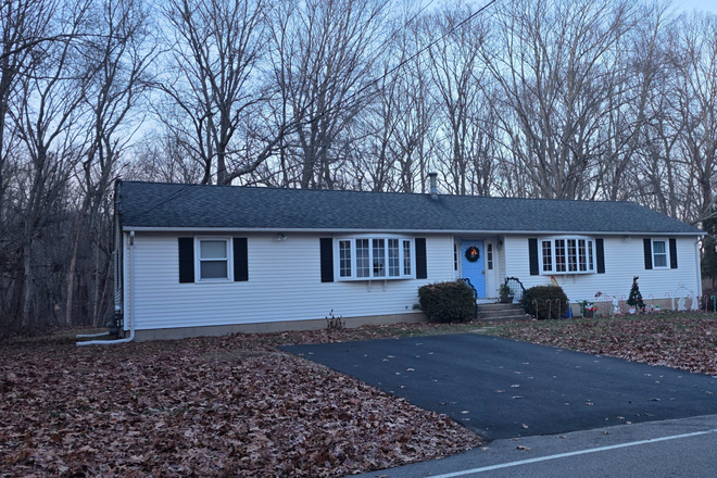 North Kingstown Duplex Apt A For Rent 2 BR - Duplex Apartment in North Kingstown