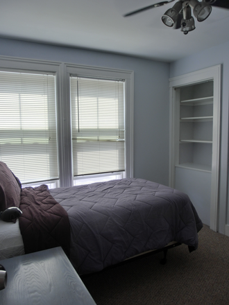 Bedroom - Close to Campus Duplex