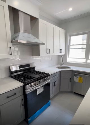 Kitchen - 4B2B - $900 (Bay Ridge, Brooklyn)
