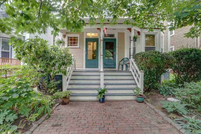 Front entrance - Private bedroom in shared 2B1B 3rd floor condo