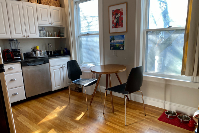 Kitchen - Lovely Furnished Apartment 10 minute walk from Harvard Yard