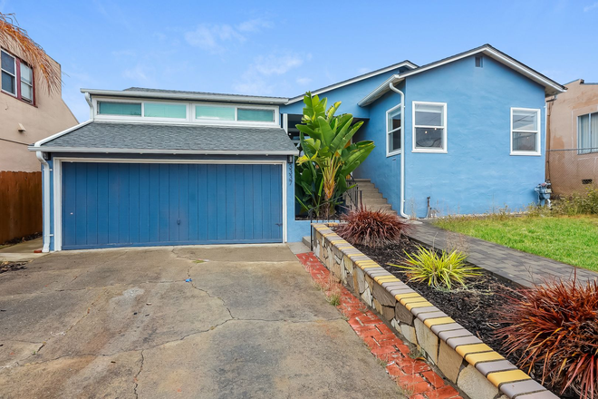  - Beautiful 3 Bedroom Home In Millsmont!