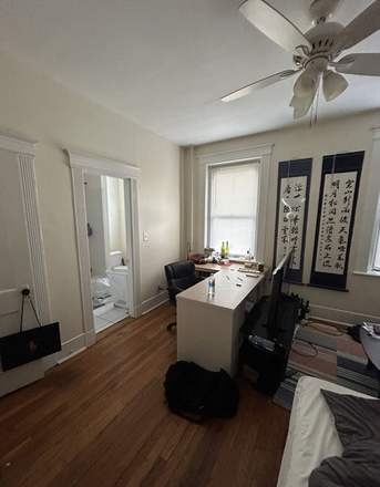 living - LOCATION!! UPDATED STUDIO WITH HEAT/HOT WATER INCLUDED! 9/1/26!! Apartments