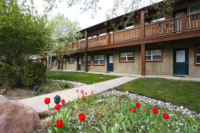 Outside street view - Timber ridge apartments