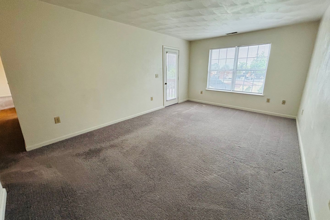  - 2 Bedroom, 1 Bath Condo
