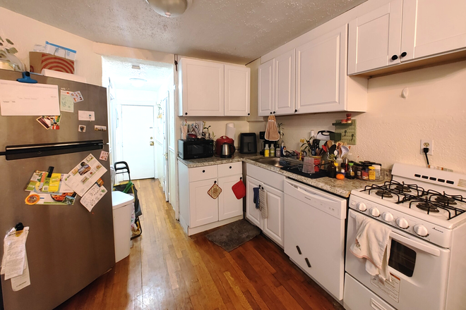 visit hubrealtyproperties.com - Beacon Hill, updated 3 bedroom next to Boston Common