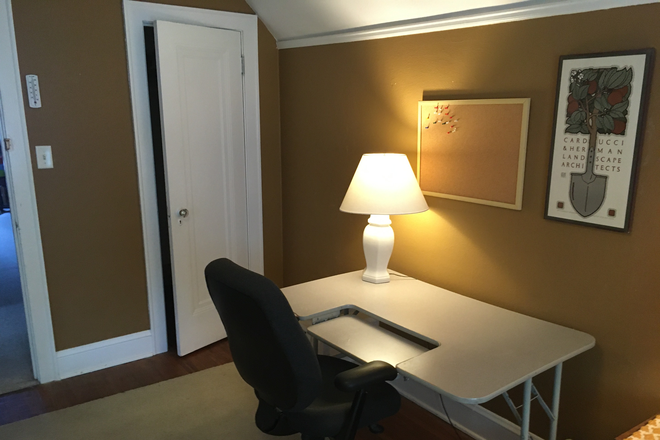 Study Area - Highland Park: Nice Fully Furnished Room with All Amenities House