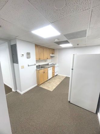 Kitchen - Kenmore Sq 2 Bed Comm Ave Apartments