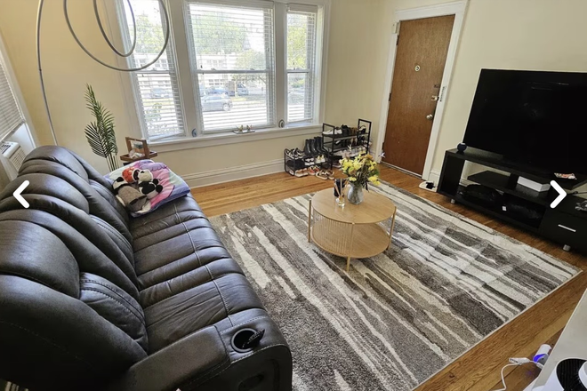 Living Room - Apartment for Sublet and Renewal - CLOSE TO CAMPUS