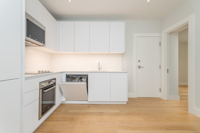 Visit hubrealtyproperties.com - Brighton, beautiful 2 bedroom next to Boston College campus, free month rent