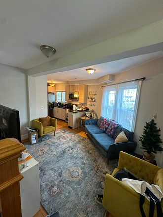 living room - Epic girl house in Cambridge!