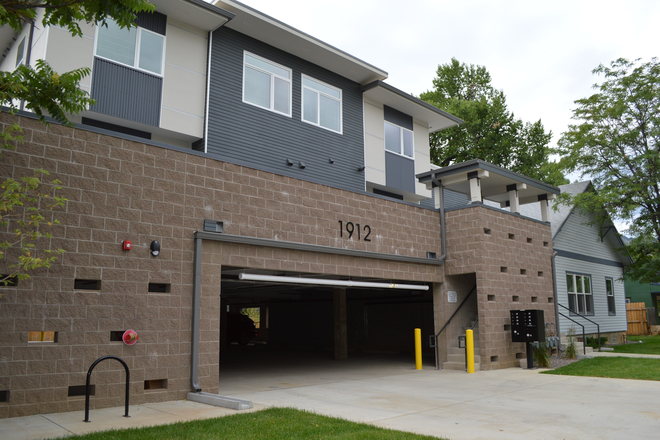 Exterior - 1912 Arapahoe #1 (4BR/2BA)