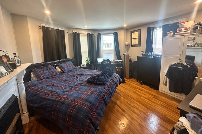 bedroom - Room Rental- 4 individual Bedrooms for rent in a 4 Bedroom 2 Bathroom Apartment with AC and