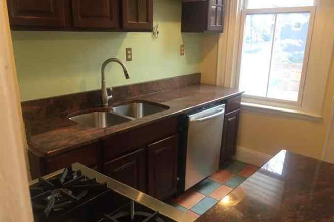 kitchen - NO fee !Fantastic location! spacious, charming, multi level, , parking, laundry Townhome