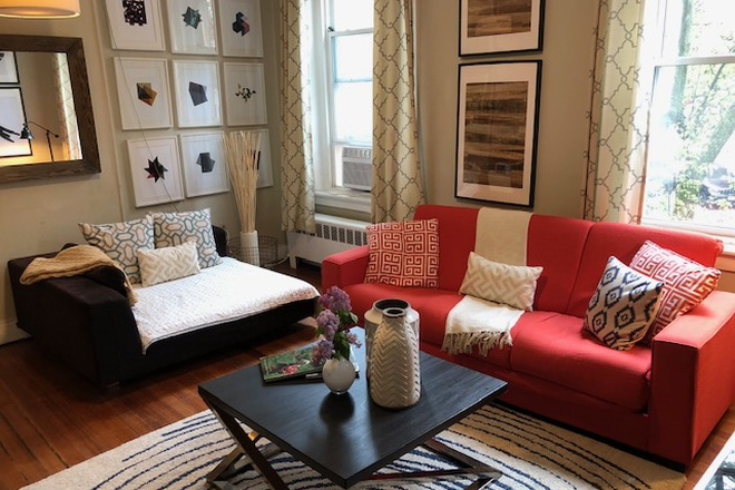 Call NOW for showings! 617-236-8600 - HANOVER ST - *NO FEE* LRG MODERN 2BR/1BA IN NORTH END FOR *9/1/2026* W/ H&HW INC, LDRY IN BLDNG! Apartments