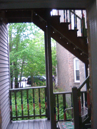 front outside view - Short WALK to West Campus! Spacious! Office, Quiet, parking spot, laundry included. Apartments