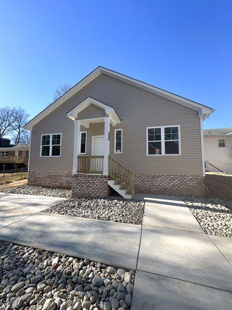 Outside front door - Charlton Farms Luxury Student Housing House