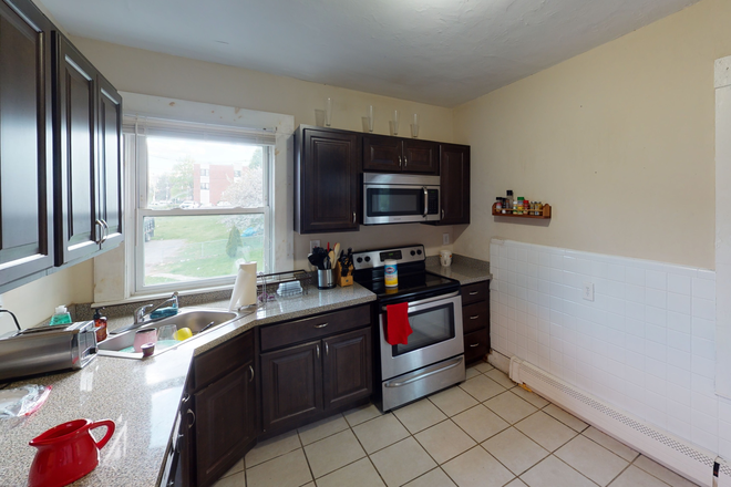 Call NOW for showings! 617-236-8600 - CHESTNUT HILL AVE - BIG 2 FLR 4BR FOR *9/1/2026* W/ LNDRY IN BLDNG, RNTL PRKNG, HW INC, 2 BATHS! Apartments