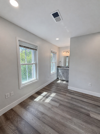 1st bedroom - Brand New, 2B/2B, 5 mins to campus Apartments