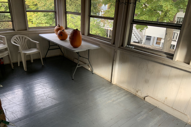Porch - AVAILABLE 9/1/25 HUGE 7-BED RIGHT NEAR CAMPUS! (Can also be rented as separate 4 Bed & 3 Bed) Duplex