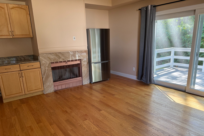. - UPDATED 4 BED/2.5 BATH WITH IN-UNIT LAUNDRY, AVAIL 8/29/2027!! Apartments
