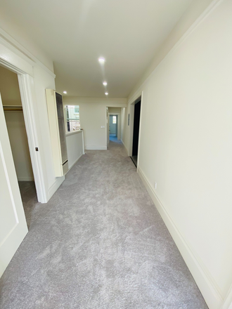 Hallway - 4 Bedroom/ 2 Bathroom Unit > 1mi from campus Apartments
