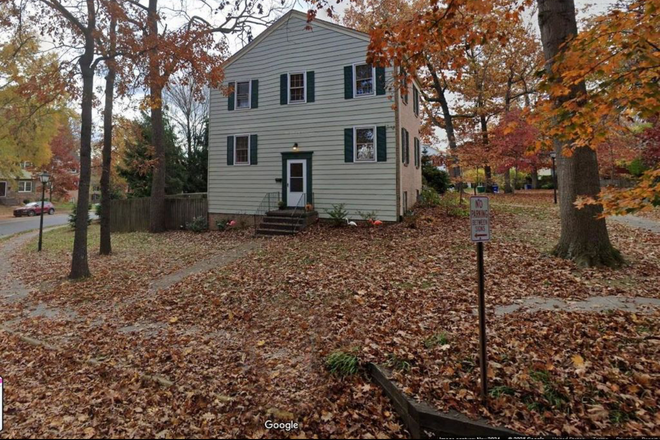 Front of house - Renovated Townhouse close to campus