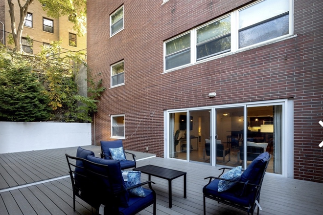 Private Patio - Washington on the Square Condo